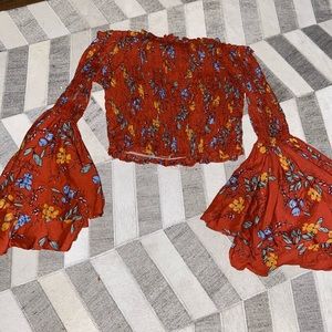 Long sleeve crop top